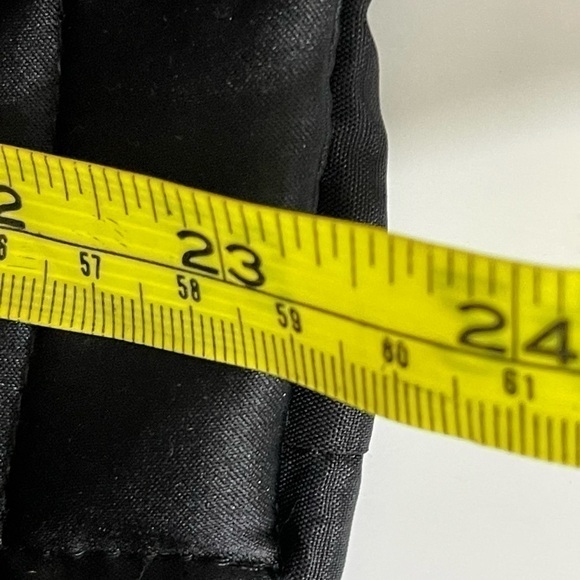 Context sz med black quilted vest in very soft fabric - Picture 10 of 12